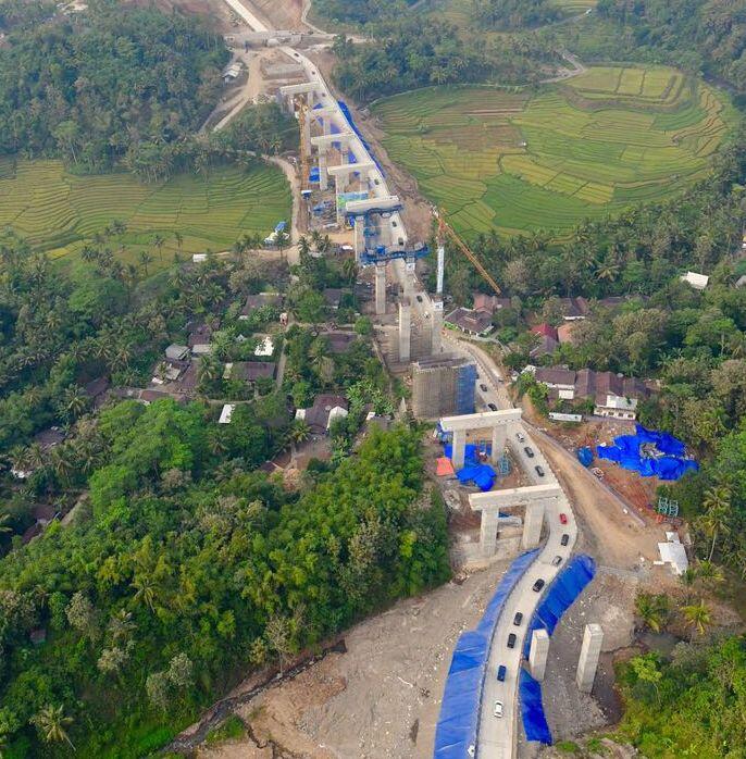 Miring 50 Derajat, KemenPUPR Pastikan Jalan Kali Kenteng Aman
