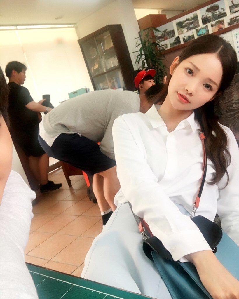 8 Ide Outfit Stylish ala Ha Yeon Soo 'Rich Man' yang Gampang Ditiru