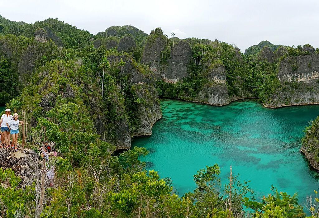 10 Spot Cantik Buat Habiskan Libur Lebaran di Raja Ampat