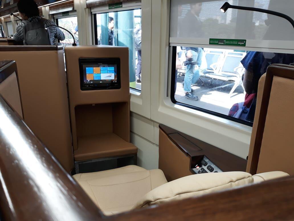 Kisah Pengusaha Madura Boyong 7 Anggota Keluarga Naik Kereta Sleeper