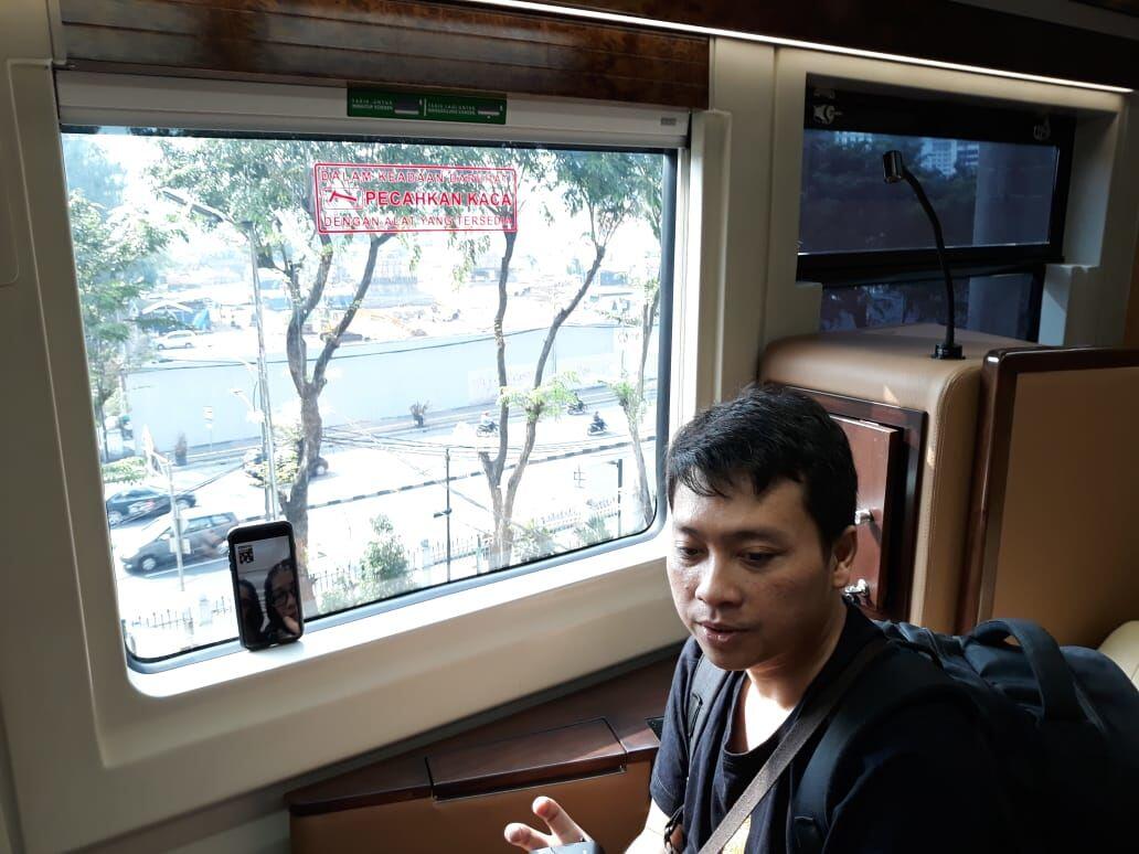 Kisah Pengusaha Madura Boyong 7 Anggota Keluarga Naik Kereta Sleeper