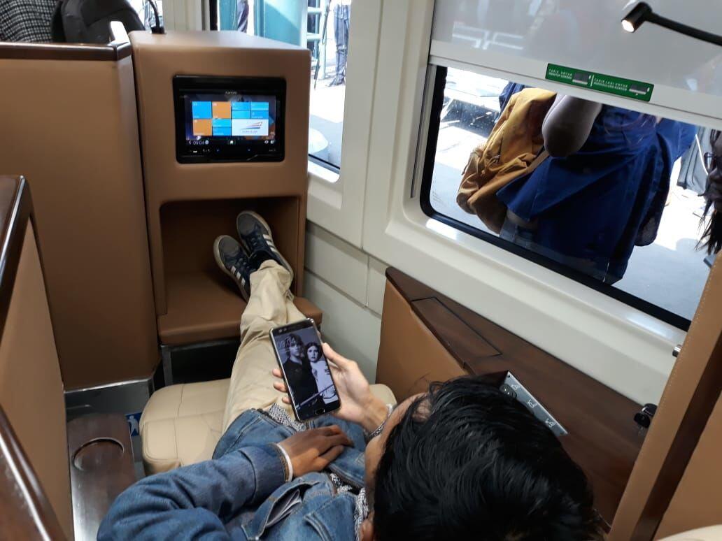 Kisah Pengusaha Madura Boyong 7 Anggota Keluarga Naik Kereta Sleeper