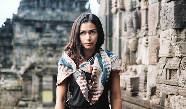 10 Style Fashion ala Adinia Wirasti Saat Liburan, Instagramable Abis!