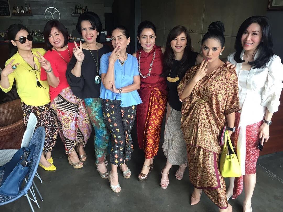10 Penampilan Mewah Mayangsari Saat Arisan Ini Curi Perhatian