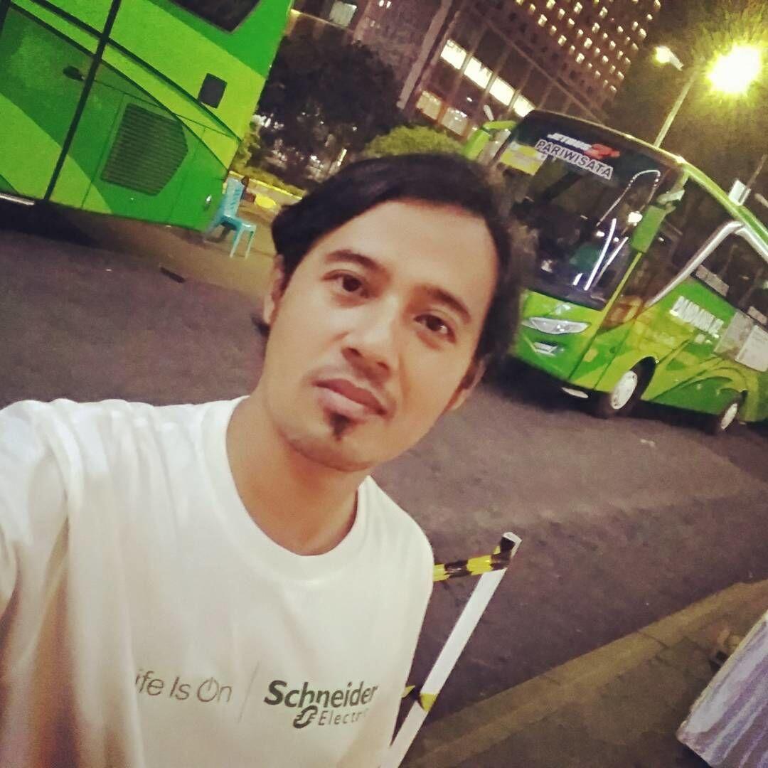 10 Potret Terbaru Aditya Pemeran Sayuti "Office Boy" Masih Ingat?