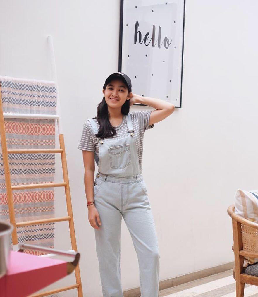10 Inspirasi Outfit Tomboi ala Cut Syifa, Casual Tapi Kece