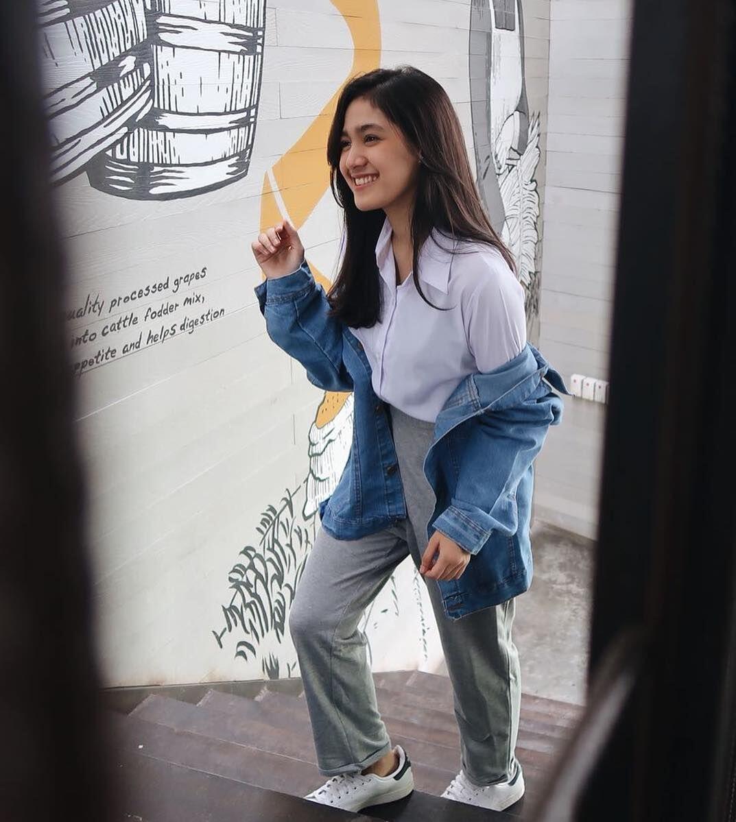 10 Inspirasi Outfit Tomboi ala Cut Syifa, Casual Tapi Kece