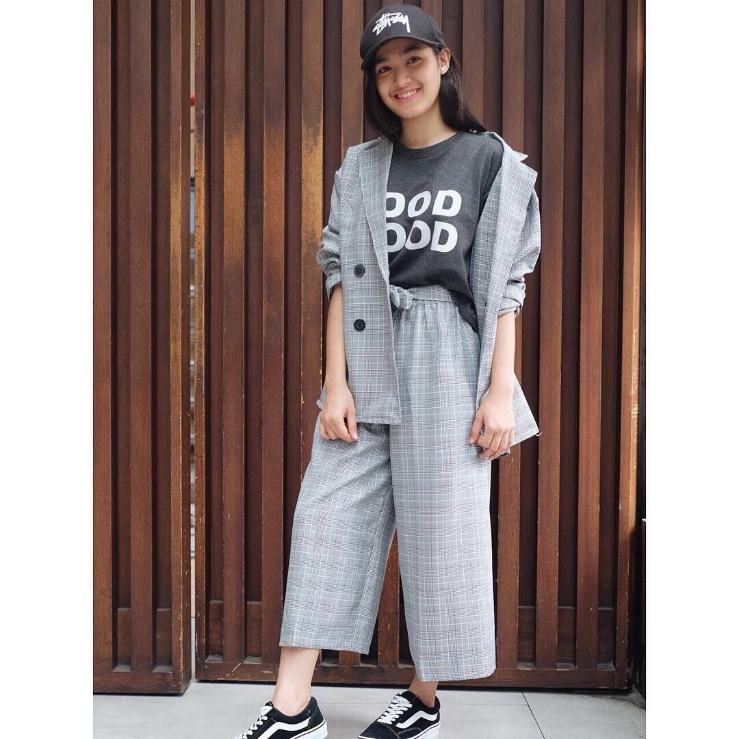 10 Inspirasi Outfit Tomboi ala Cut Syifa, Casual Tapi Kece