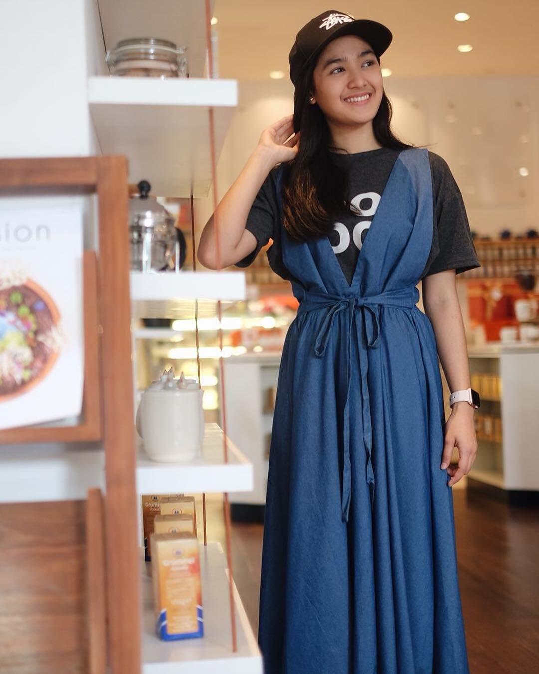 10 Inspirasi Outfit Tomboi ala Cut Syifa, Casual Tapi Kece