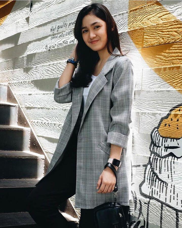 10 Inspirasi Outfit Tomboi ala Cut Syifa, Casual Tapi Kece