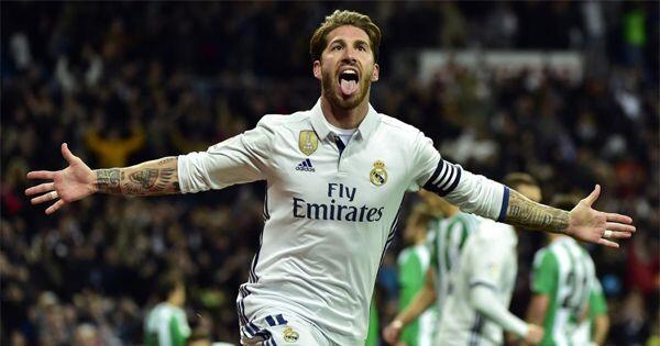 5 Pemain Bertahan dengan Gol Terbanyak di Era Sepak Bola Modern