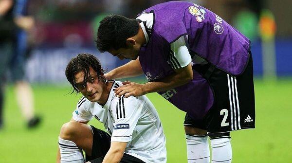Foto Bareng Erdogan, Kanselir Jerman Bela Ozil dan Gundogan