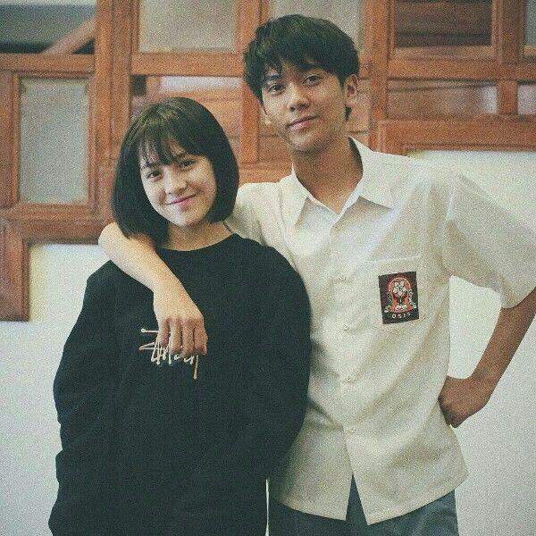 5 Artis Ini Ngefans Berat Sama Iqbaal, Ada yang Main Film Bareng Lho