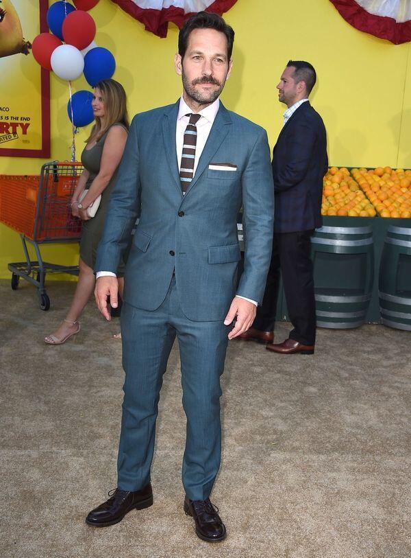 7 Inspirasi Style Paul Rudd Pemeran Ant Man yang Ganteng Abis
