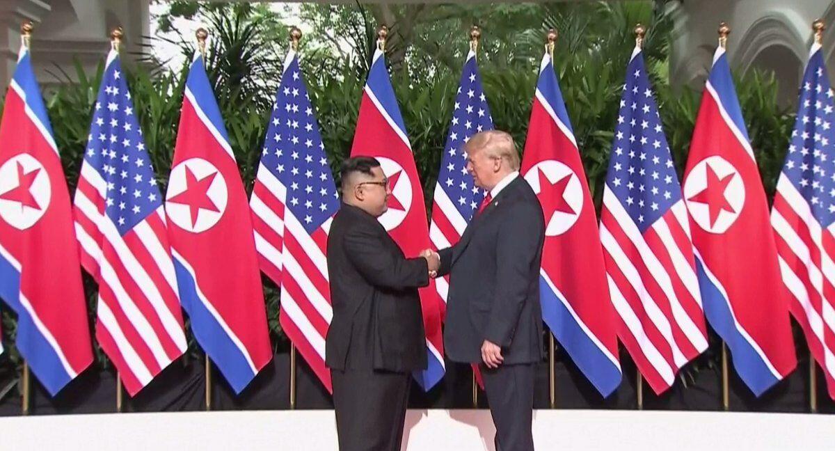 Trump Akhirnya Bertemu dengan Kim Jong-un