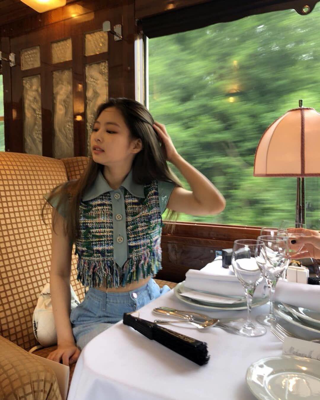 10 Potret Berkelas Jennie Blackpink Saat Hadiri Acara Chanel