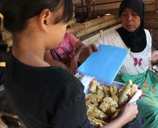 Lebaran Erika Kecil, Si Anak Broken Home #CerpenReligi