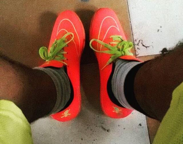 aku dan koleksiku : Sepatu futsal andalanku