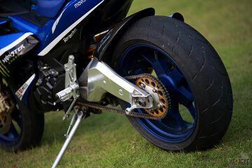 yamaha mx king ini terlihat makin berotot gara-gara adopsi moge 1.000 cc