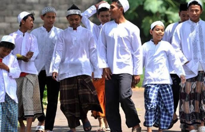 #CerpenReligi Keteguhan Hati Para Santri Dalam Mencari Setitik Ilmu