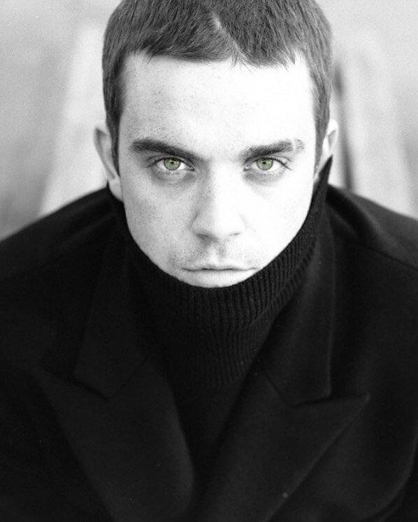 Artis Pembuka Piala Dunia 2018, Ini 10 Potret Karier Robbie Williams