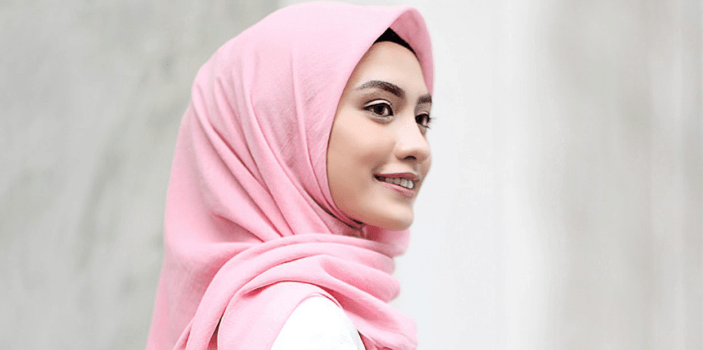6 Tips Gunakan Makeup Saat Lebaran, Biar Awet Seharian!