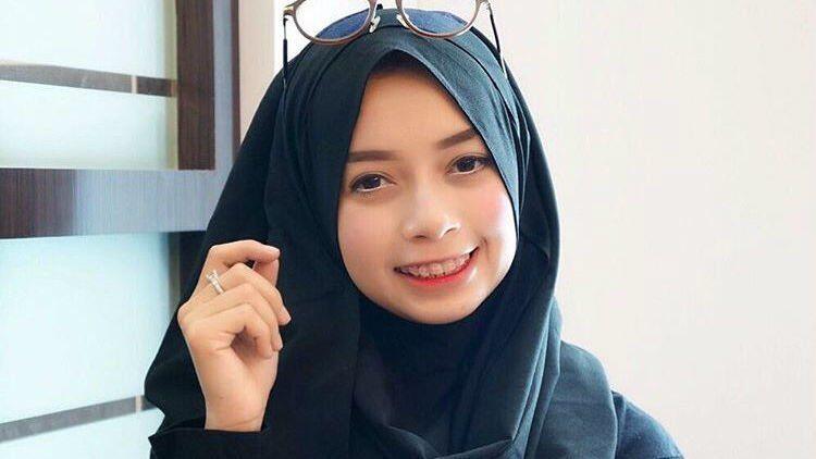 6 Tips Gunakan Makeup Saat Lebaran, Biar Awet Seharian!