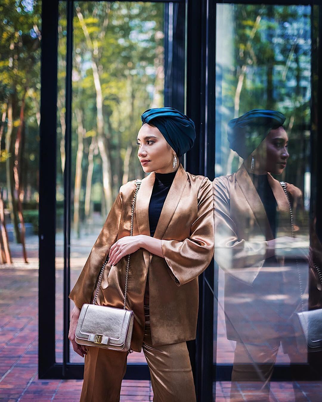 Contek Gaya Hijab Turban Penyanyi Yuna untuk Inspirasi Lebaranmu