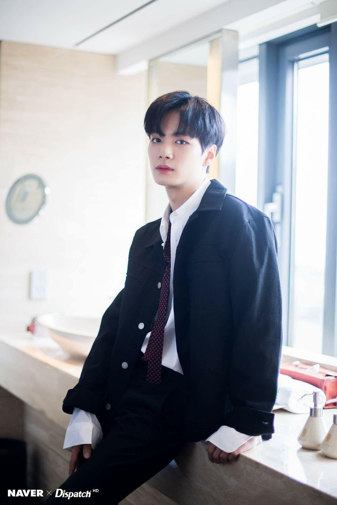 Kemampuan Leadership yang Baik, 5 Idol KPop Ini Cocok Jadi Politisi