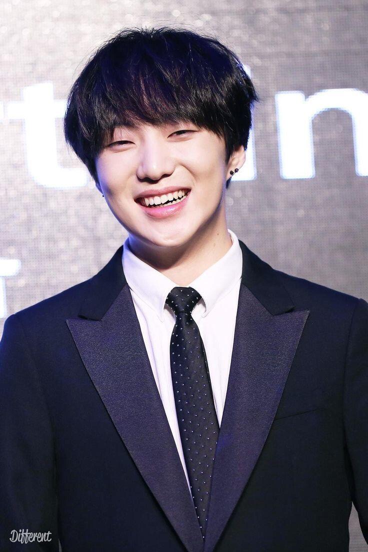 Kemampuan Leadership yang Baik, 5 Idol KPop Ini Cocok Jadi Politisi
