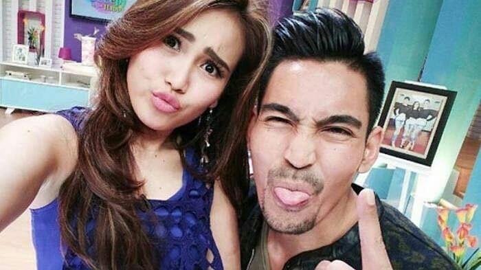 10 Potret Kedekatan Ayu Ting Ting dan Robby Purba, Serasi deh!