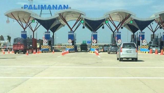 Pantau Arus Mudik Naik Helikopter, Ketua DPR Puji Infrastruktur Jokowi