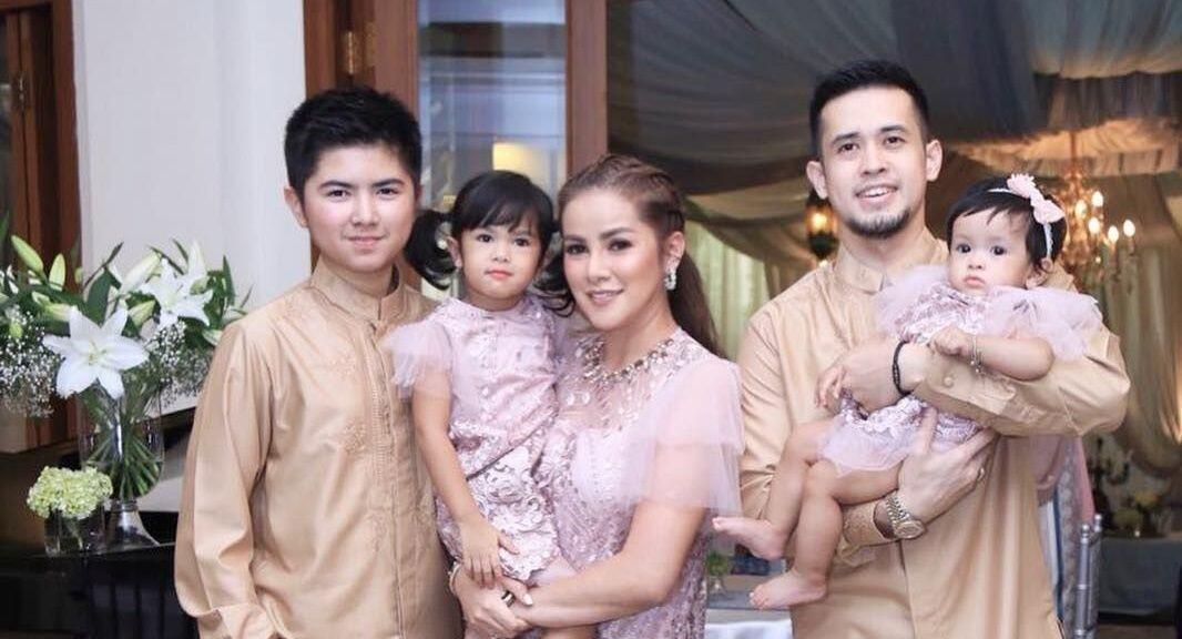 10 Gaya Kompak Seragam Keluarga Artis, Bisa Jadi Insiparasi Lebaran