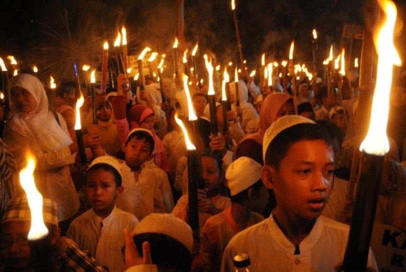 8 Rutinitas Seru Masa Kecil Saat Malam Takbiran, Ngangenin!