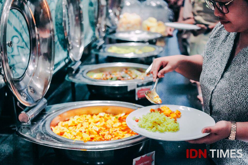25 Potret Kece Hotel Harris Surabaya, Rekomendasi Halal Bihalal Seru