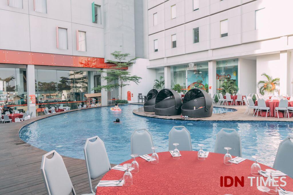 25 Potret Kece Hotel Harris Surabaya, Rekomendasi Halal Bihalal Seru