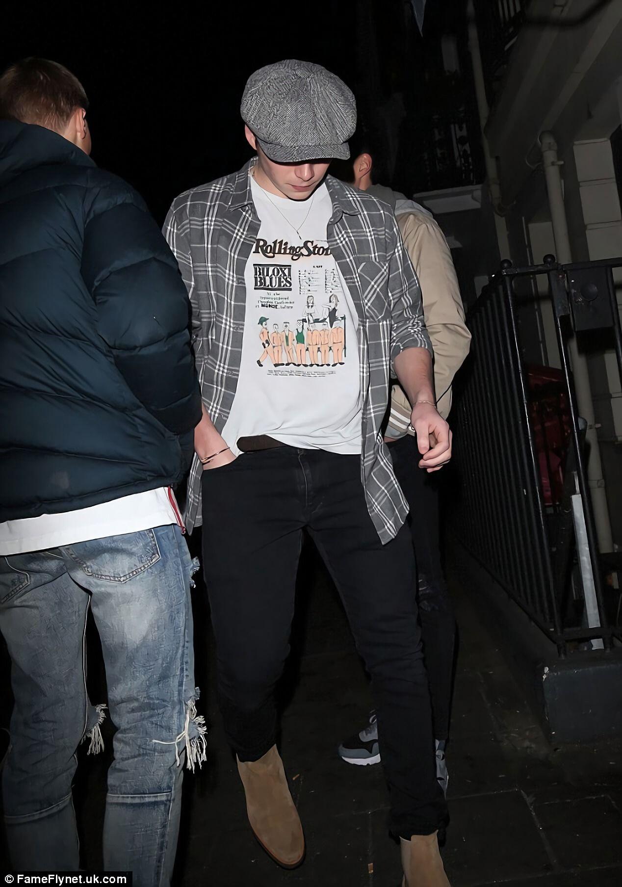 9 Style 'Newsboy Cap' ala Brooklyn Beckham, Kece Abis Buat Nongkrong