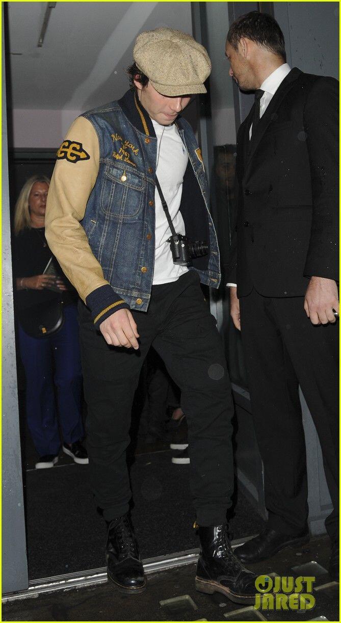 9 Style 'Newsboy Cap' ala Brooklyn Beckham, Kece Abis Buat Nongkrong