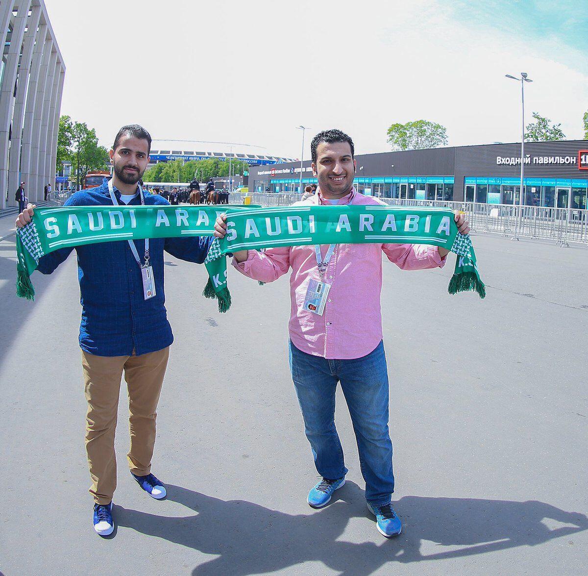 FOTO-FOTO: Suasana Moskow, Fans Arab dan Rusia Bersatu