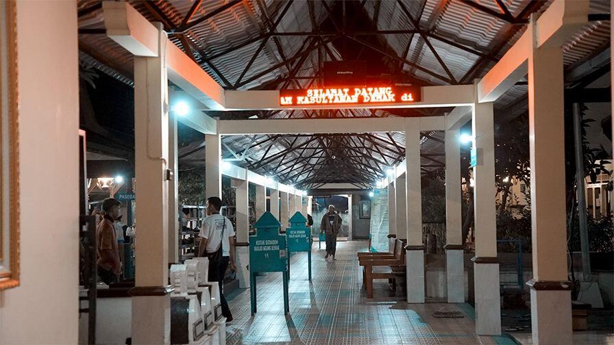 15 Potret Unik Masjid Agung Demak, Jadi yang Tertua di Indonesia