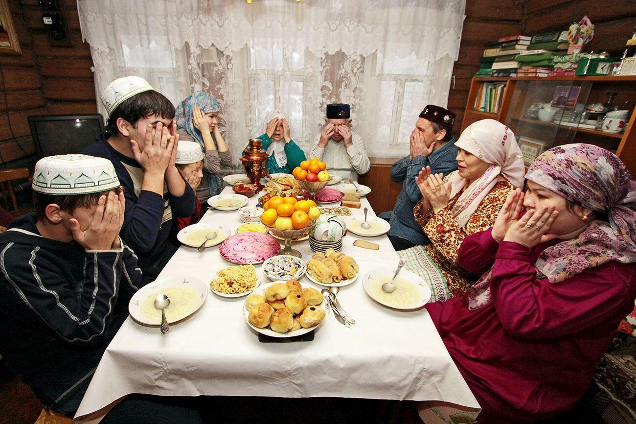 7 Potret Unik Idul Fitri di Rusia, Seru Mana dengan 