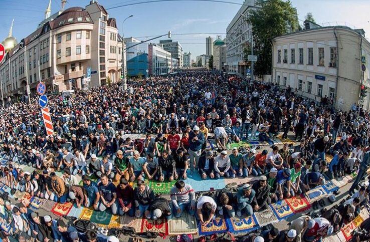 7 Potret Unik Idul Fitri di Rusia, Seru Mana dengan Indonesia?