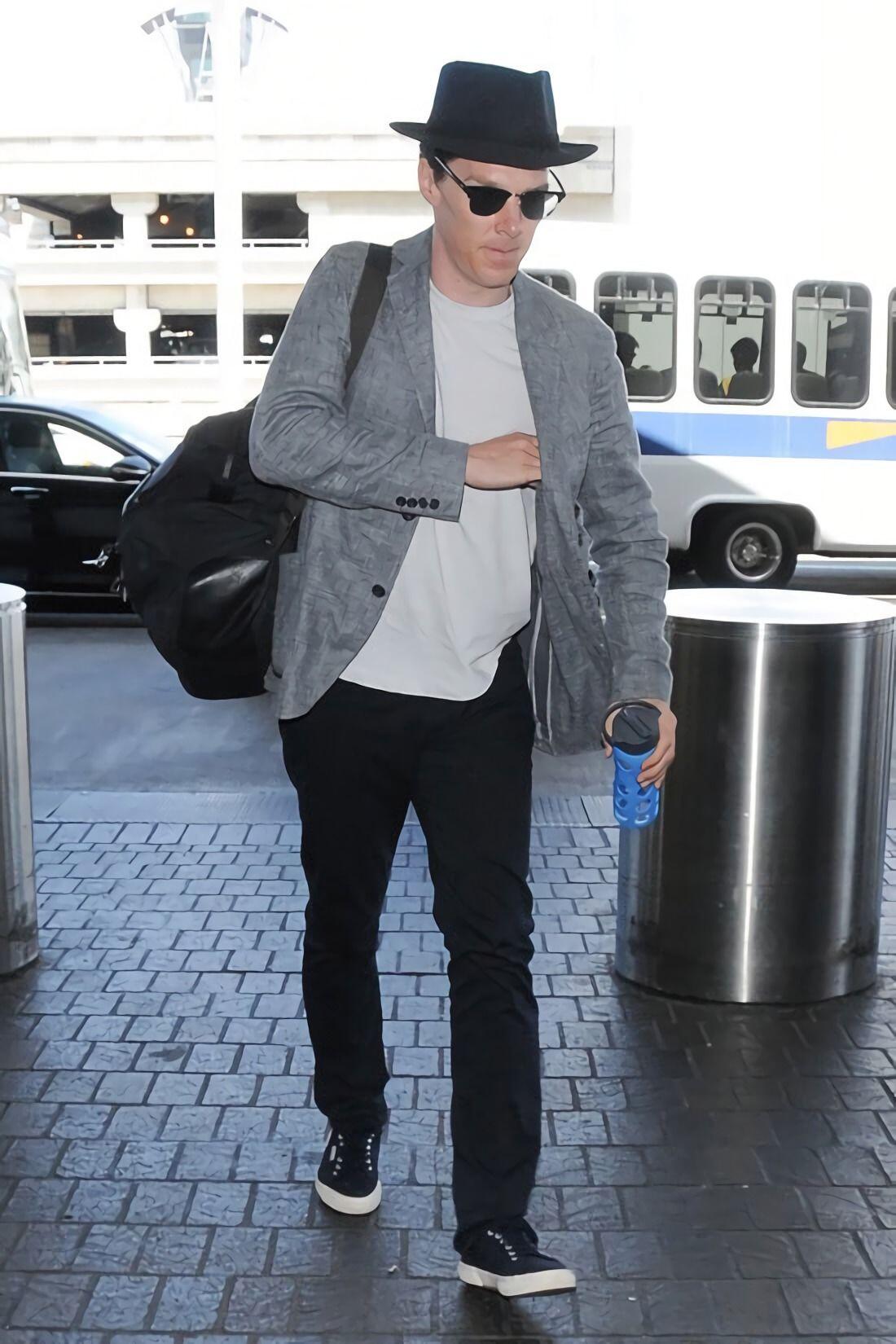 9 Gaya Mix & Match Topi Ala Benedict Cumberbatch, Kece Abis!
