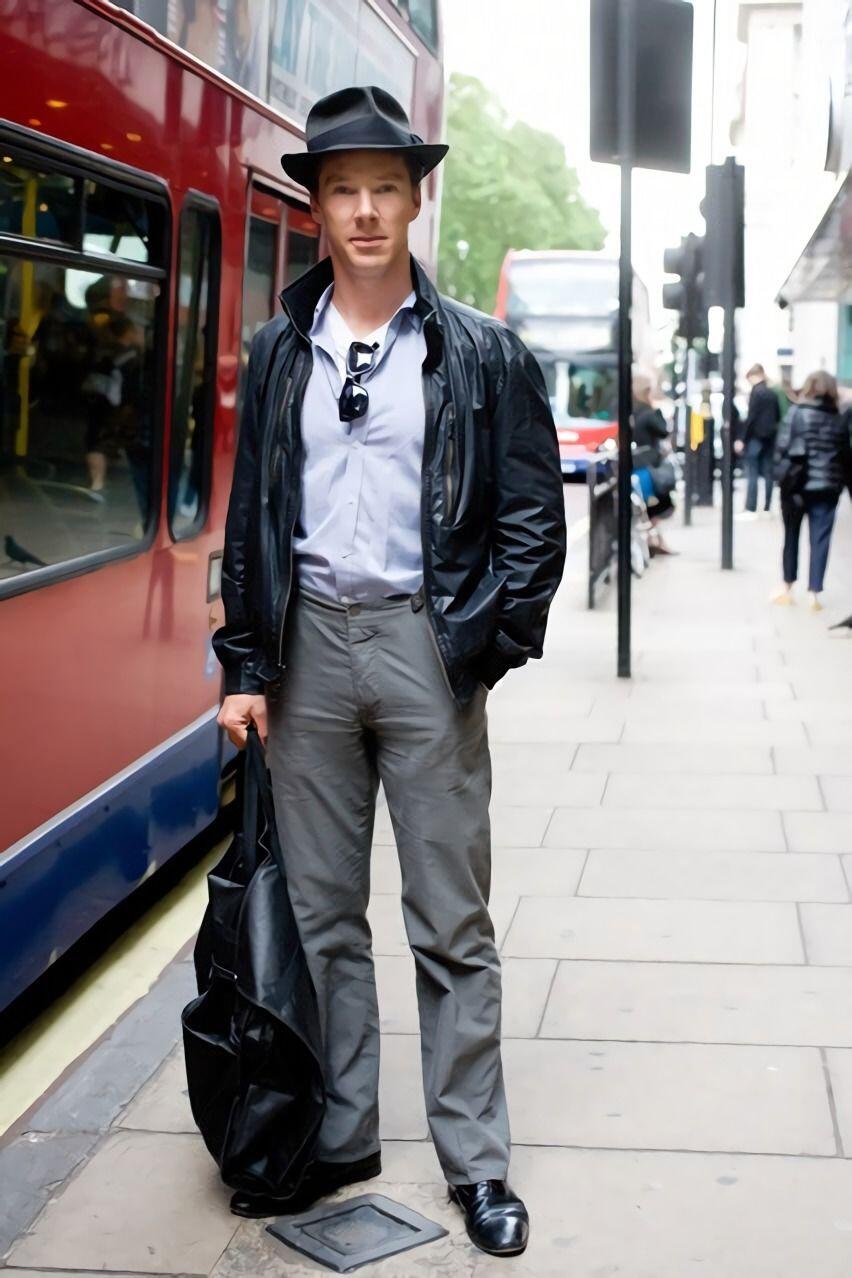 9 Gaya Mix & Match Topi Ala Benedict Cumberbatch, Kece Abis!