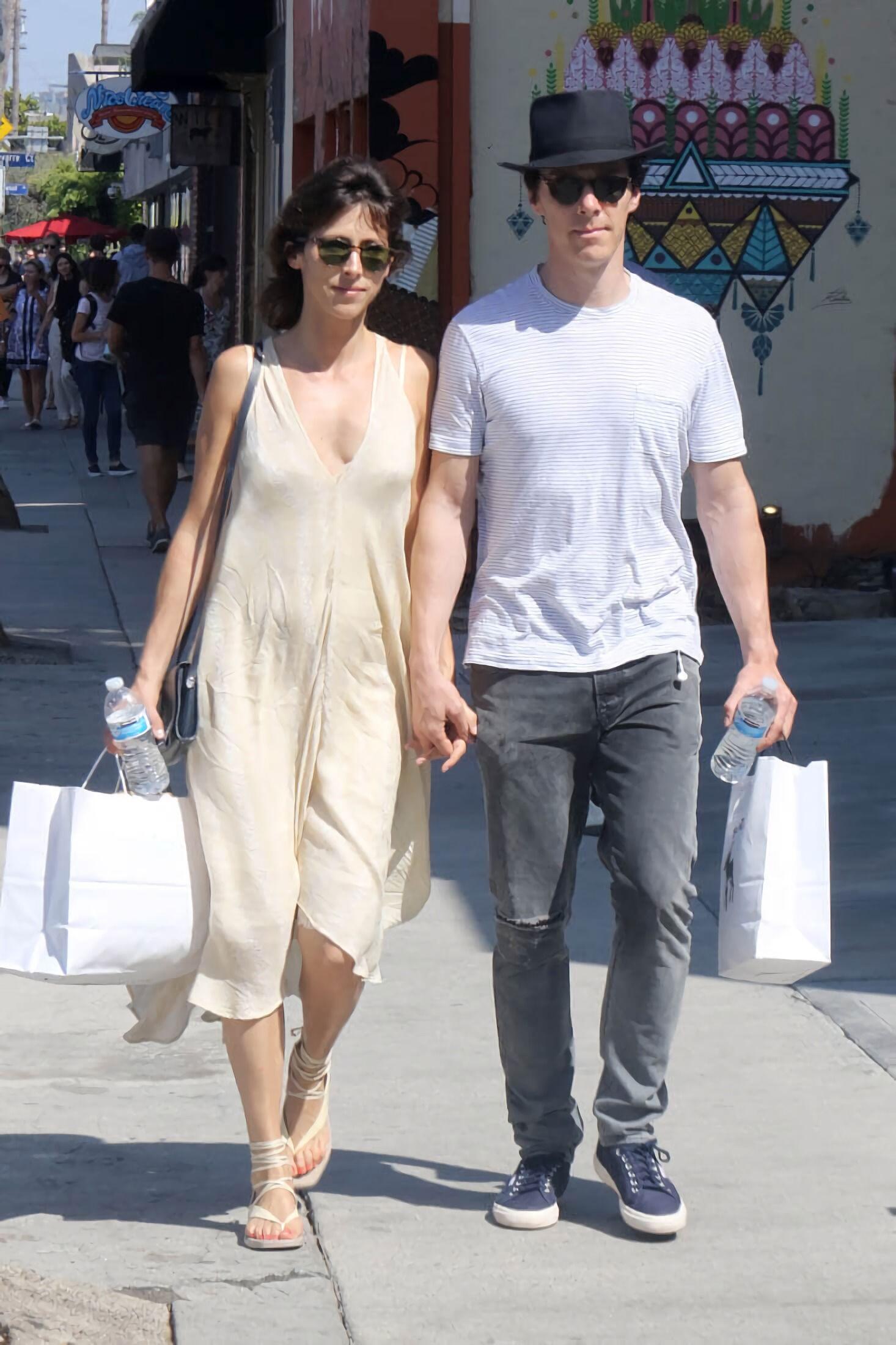 9 Gaya Mix & Match Topi Ala Benedict Cumberbatch, Kece Abis!