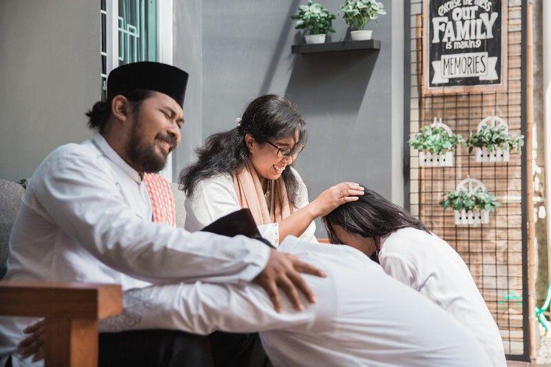 Menyentuh! 5 Cara Berbagi Kebaikan Ini Patut Kamu Coba Waktu Lebaran