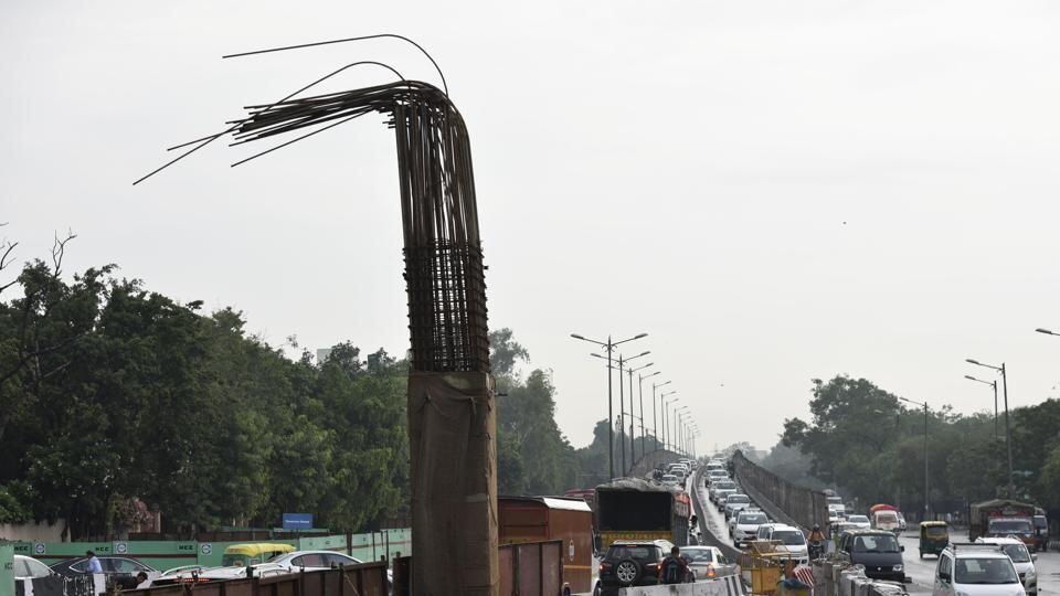 Kota New Delhi Diselimuti Kabut Debu yang Mengganggu Pernapasan