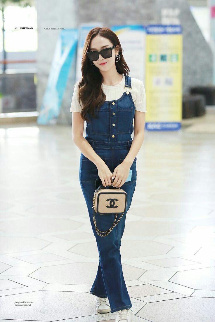 10 Gaya Inspirasi Jeans ala Designer Asal Korea, Jessica Jung