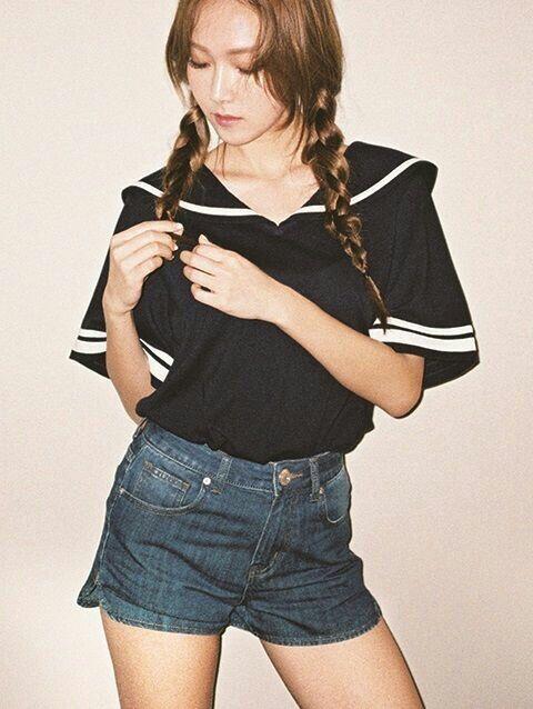 10 Gaya Inspirasi Jeans ala Designer Asal Korea, Jessica Jung