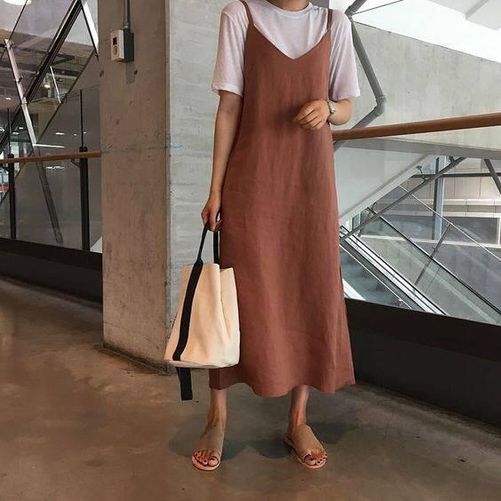 Hijab + Overall Dress = Kombinasi Ciamik yang Bikin Penampilanmu Jadi Manis dan Girly
